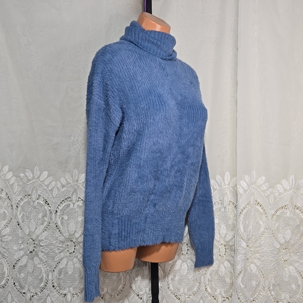 Code x Mode Blue Sweater size Medium - Picture 3 of 5
